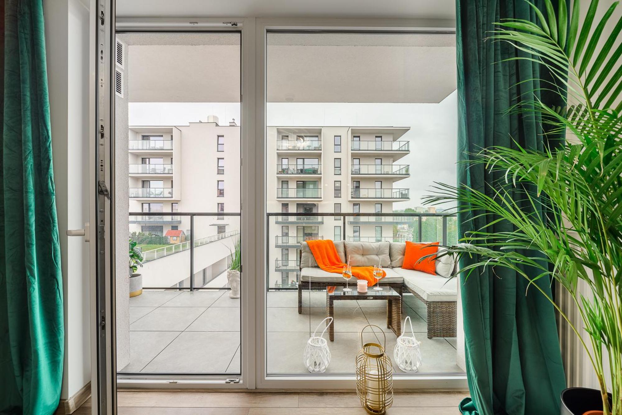 Lumina Stylish 3-room With Balcony