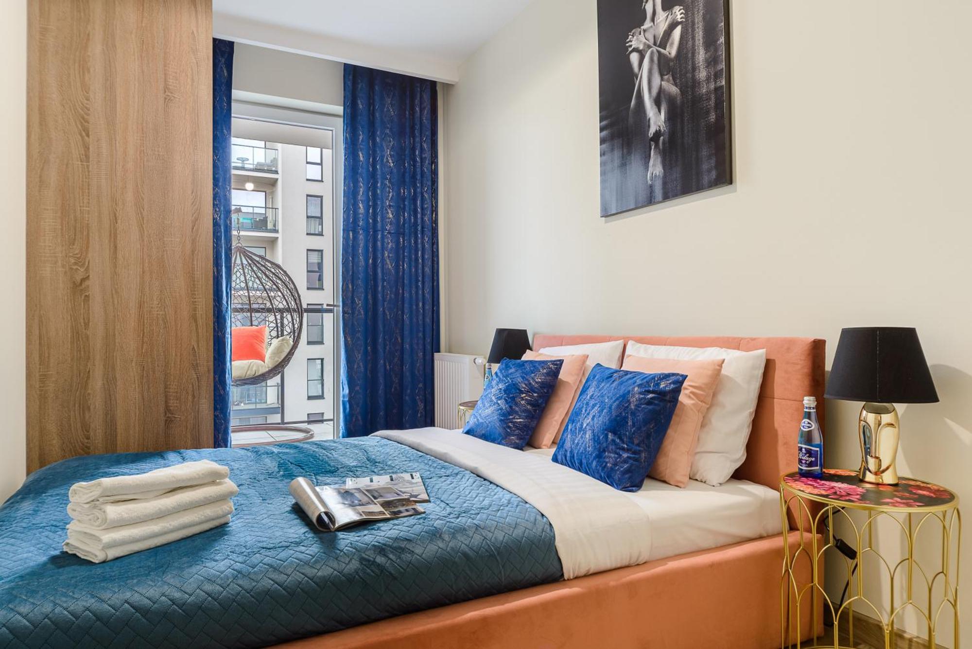 Lumina Stylish 3-room With Balcony