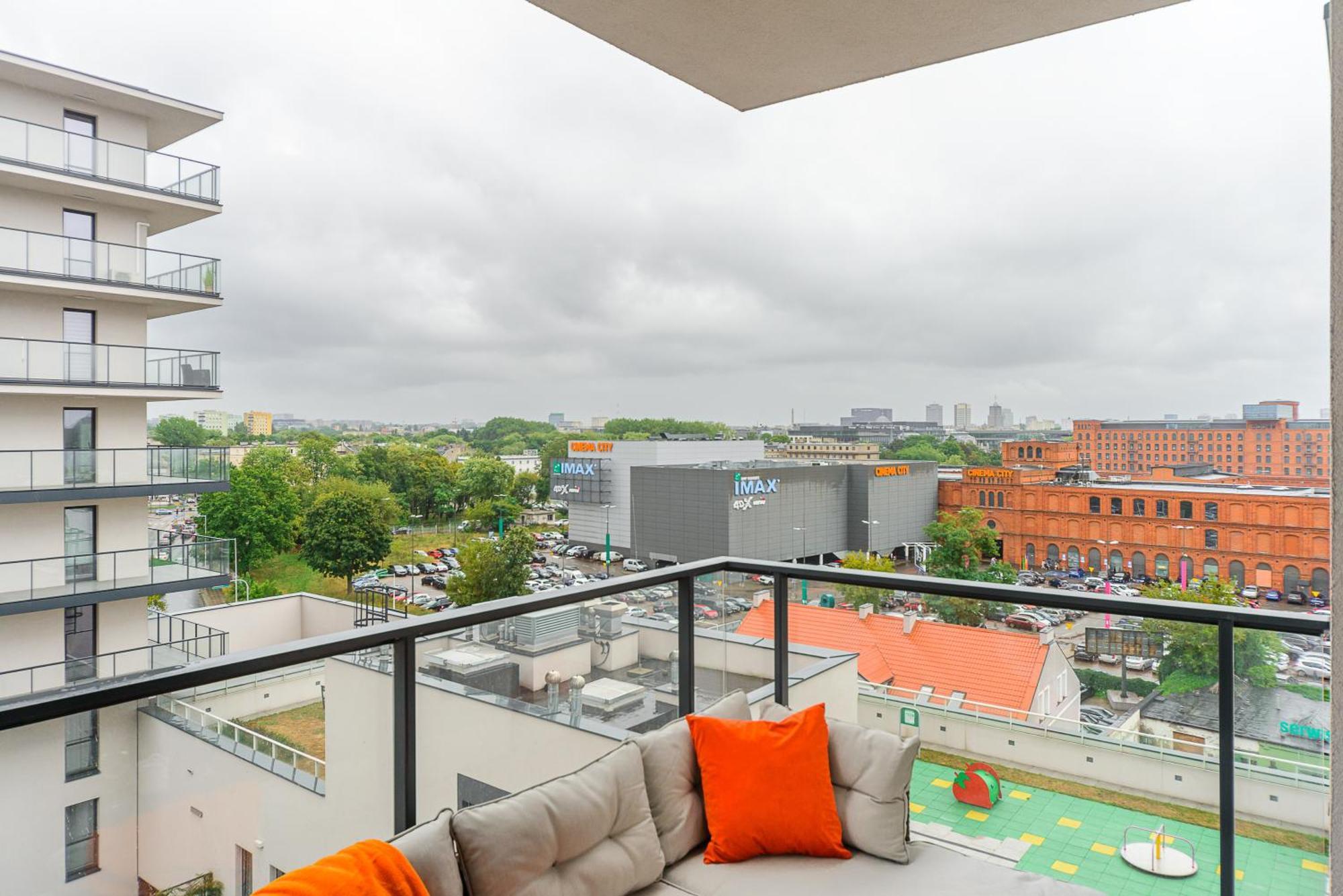 Apartment Lumina Stylish 3-room With Balcony