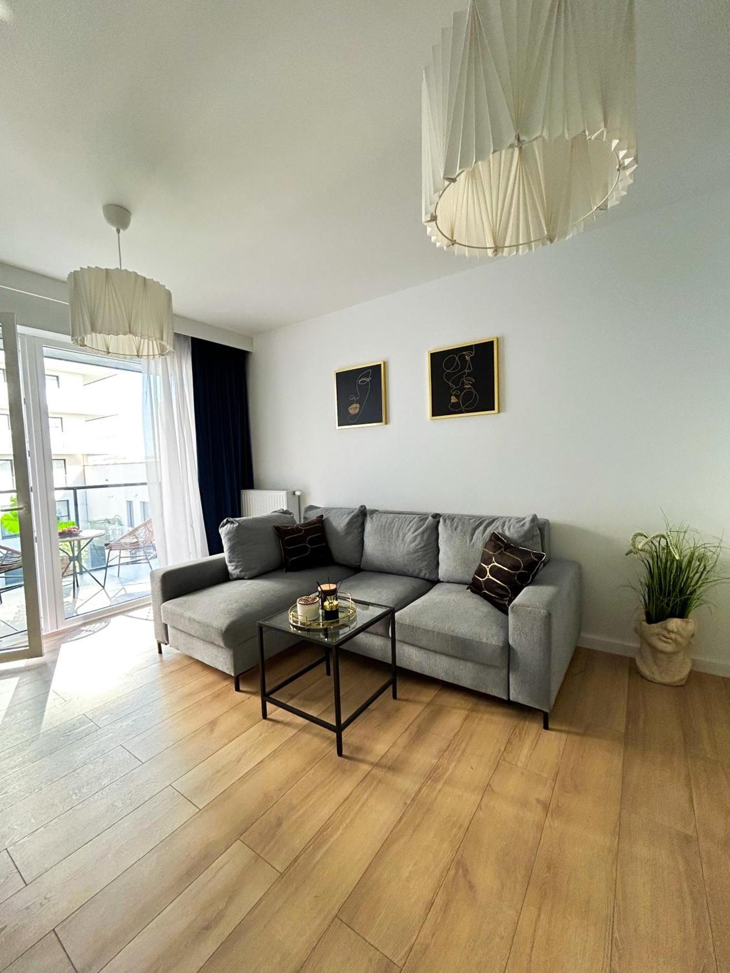 Lumina Stylish 3-room With Balcony *
