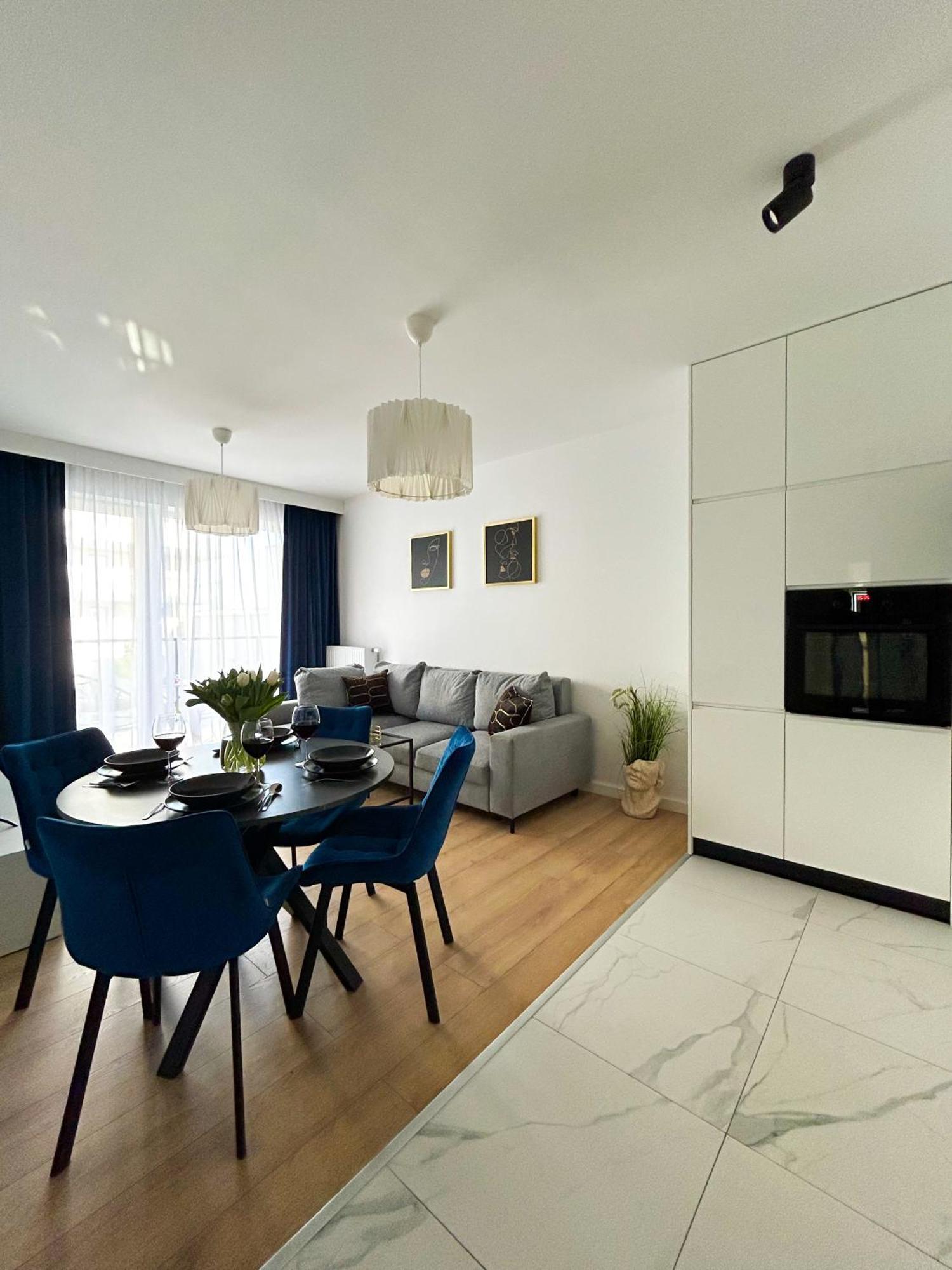 Lumina Stylish 3-room With Balcony