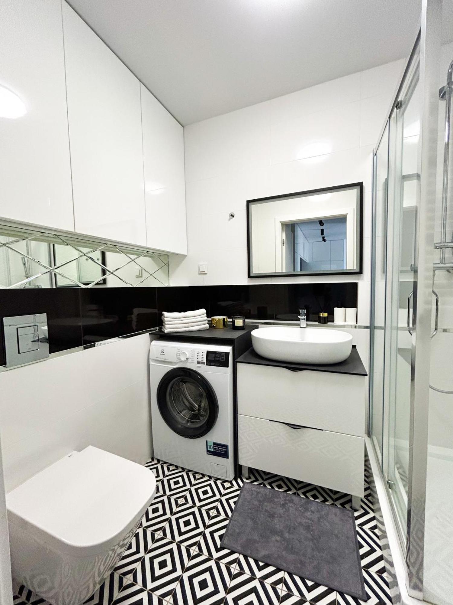 Lumina Stylish 3-room With Balcony Apartment