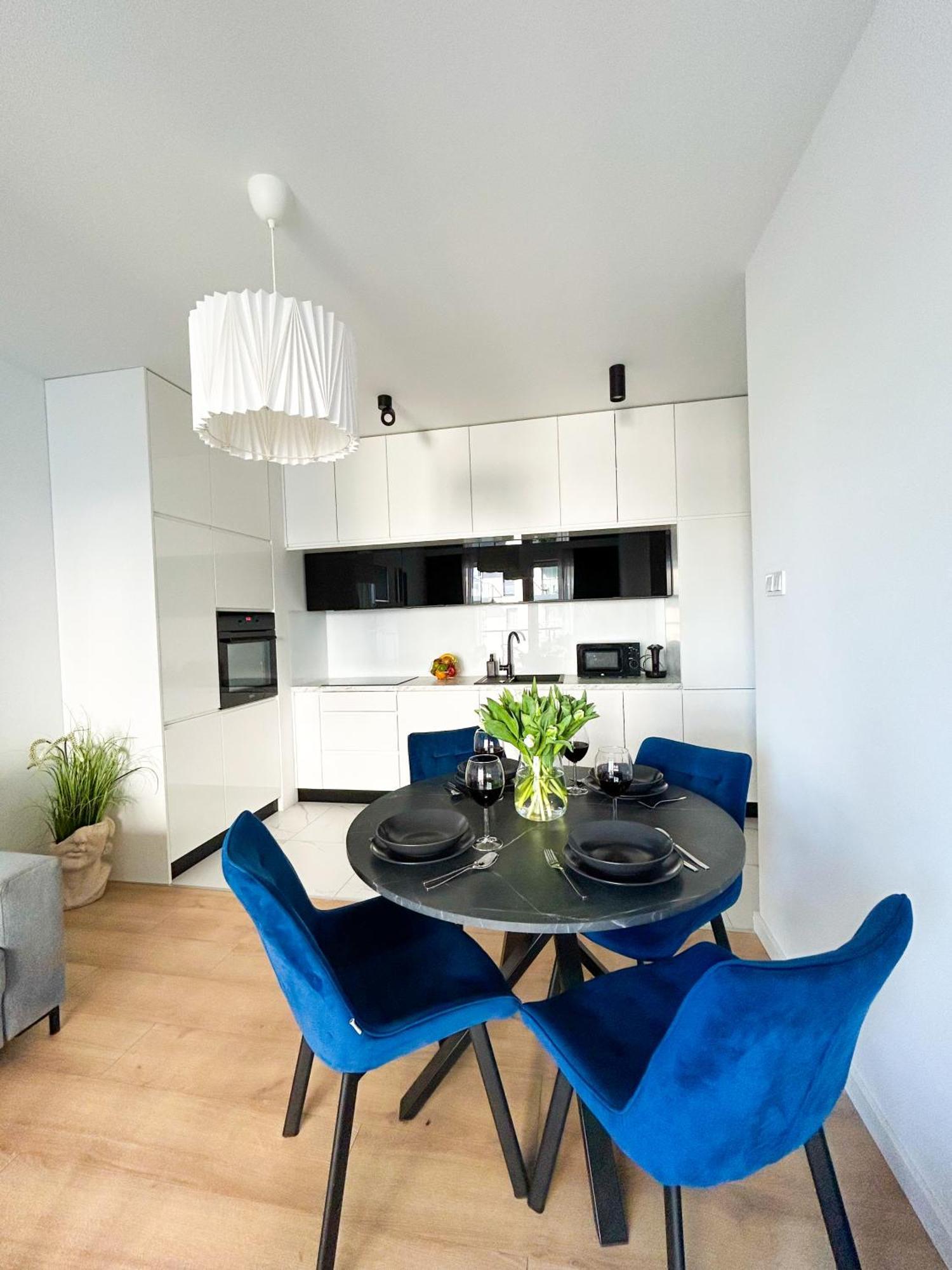 Lumina Stylish 3-room With Balcony Apartment *