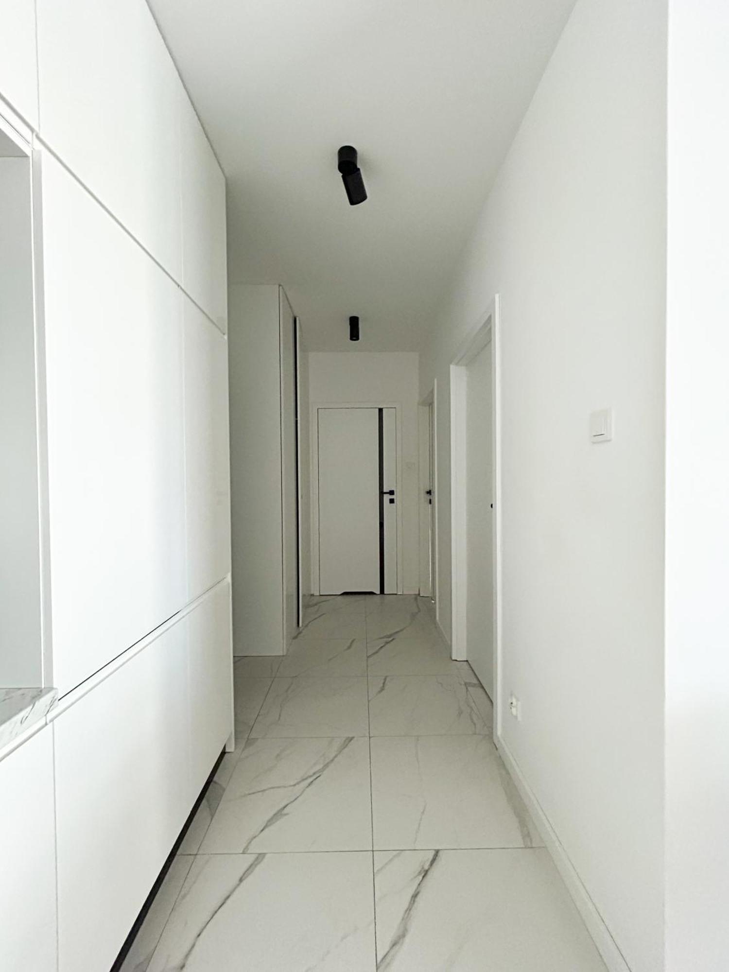 Apartment Lumina Stylish 3-room With Balcony *