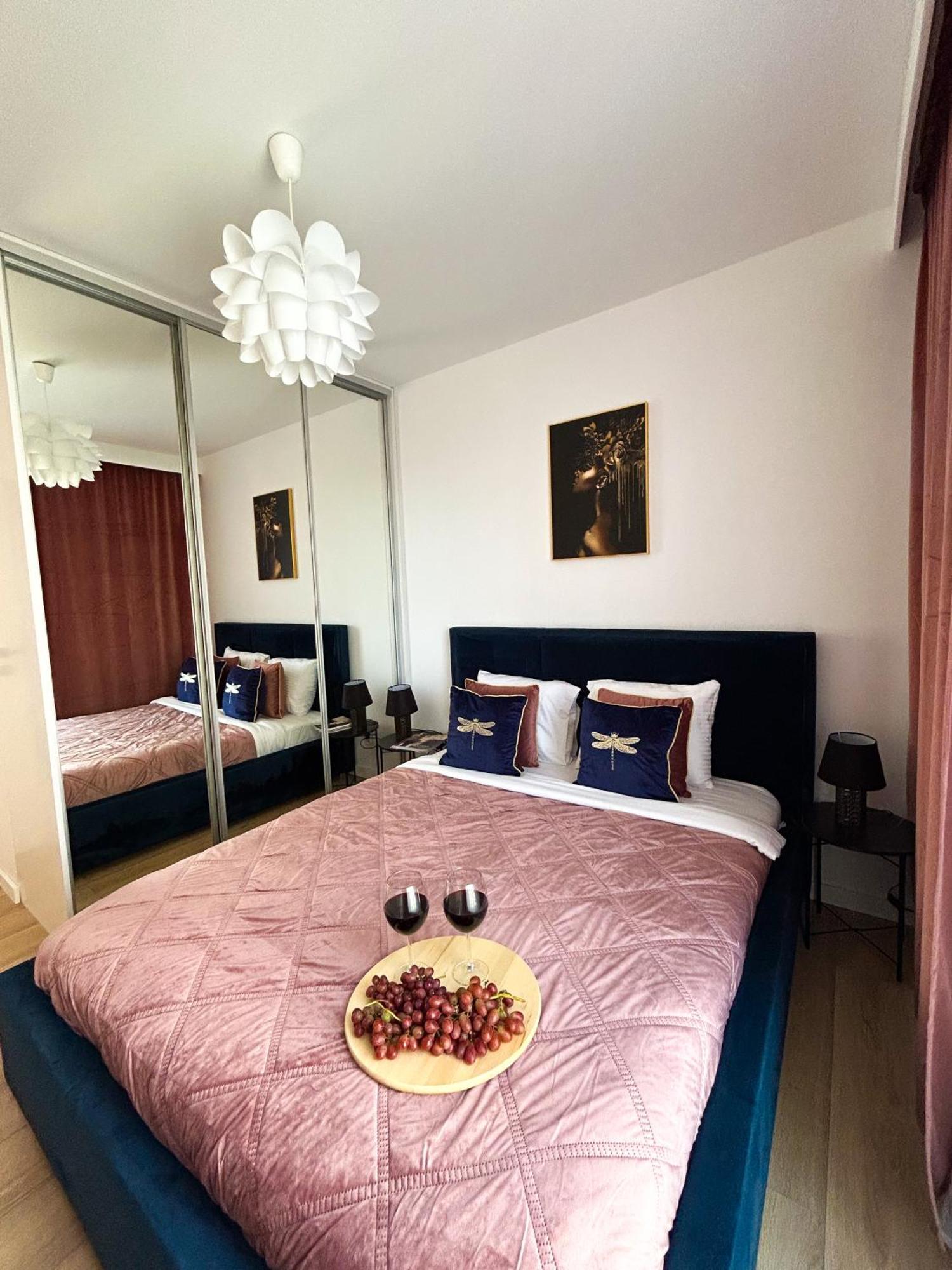Lumina Stylish 3-room With Balcony * Lodz (Lodz)