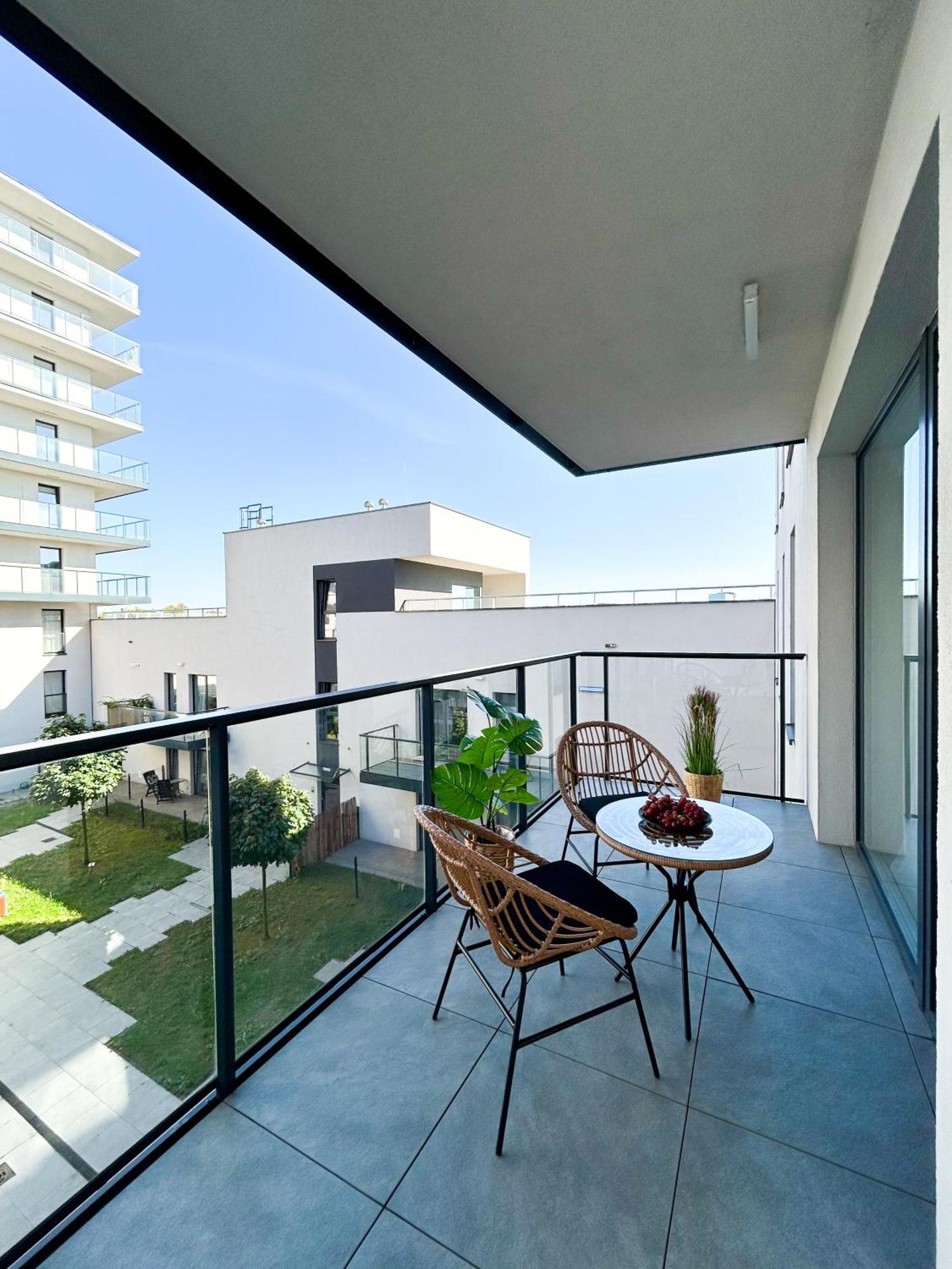 Lumina Stylish 3-room With Balcony