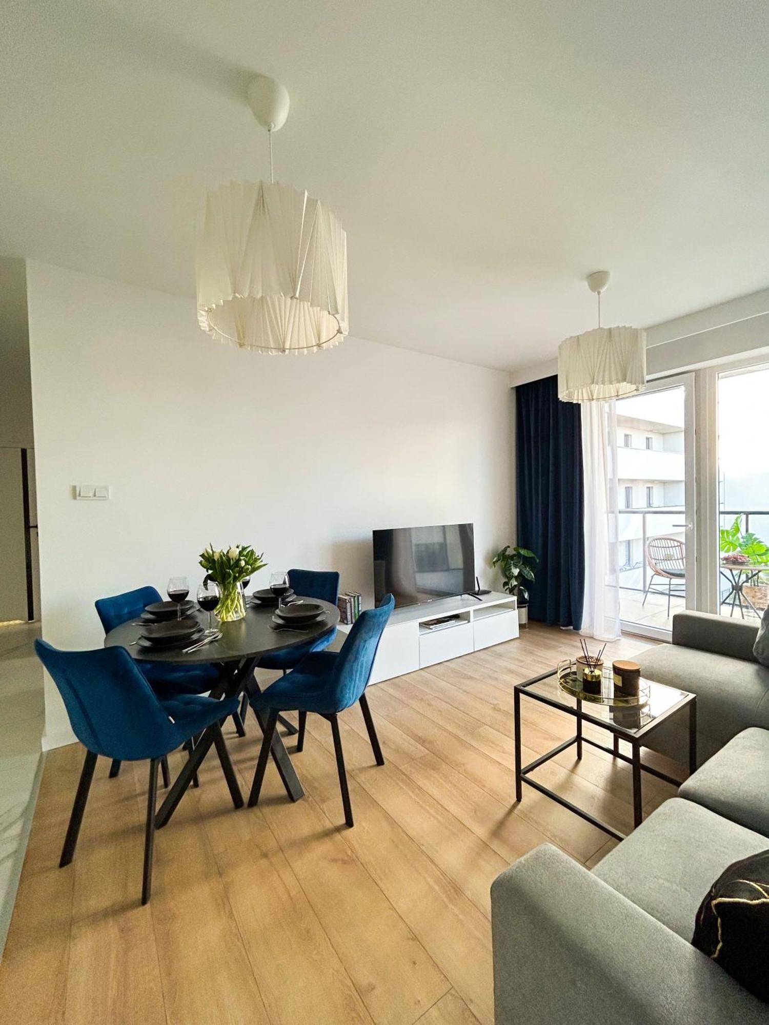Apartment Lumina Stylish 3-room With Balcony *