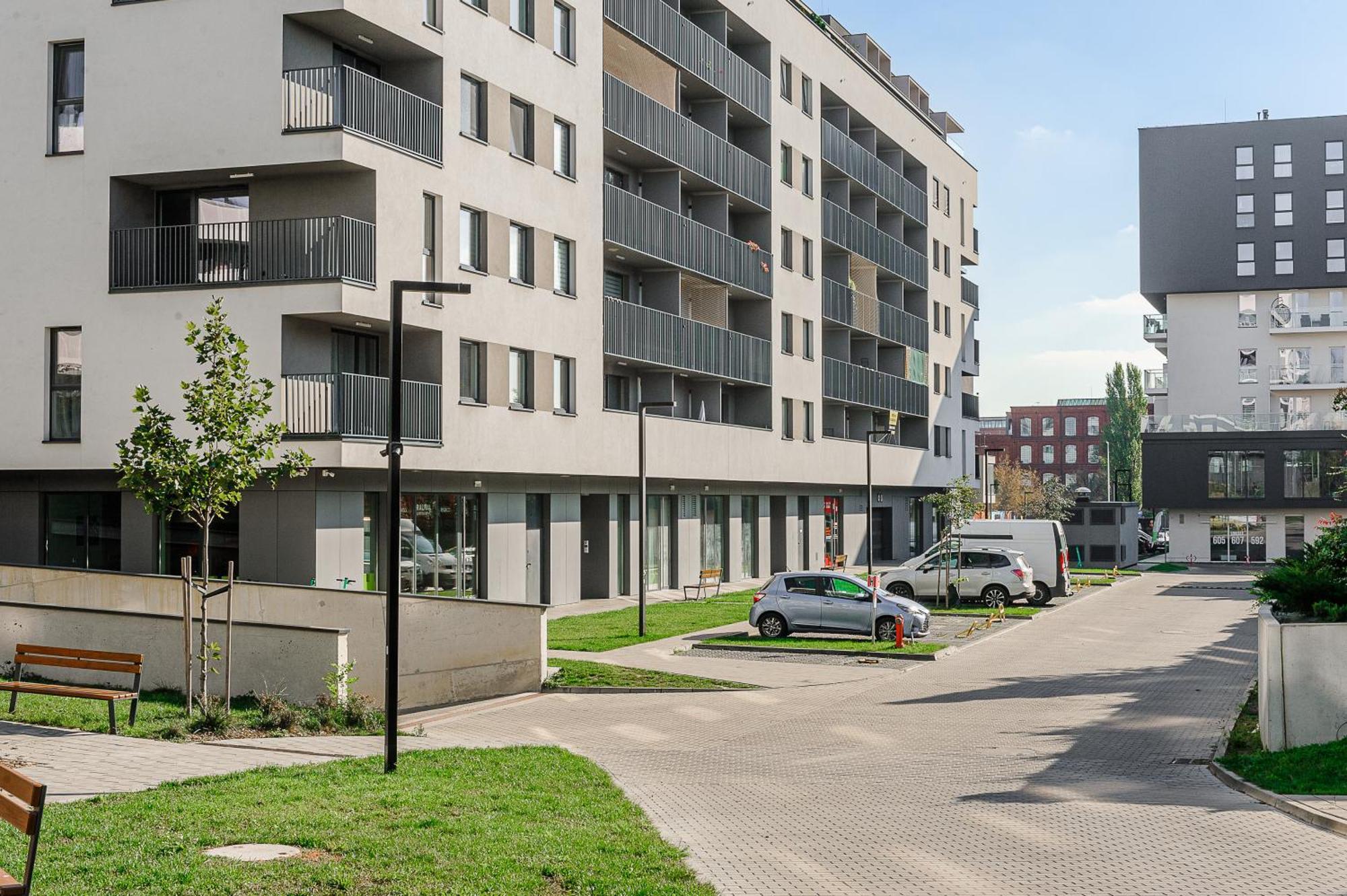 Lumina Stylish 3-room With Balcony