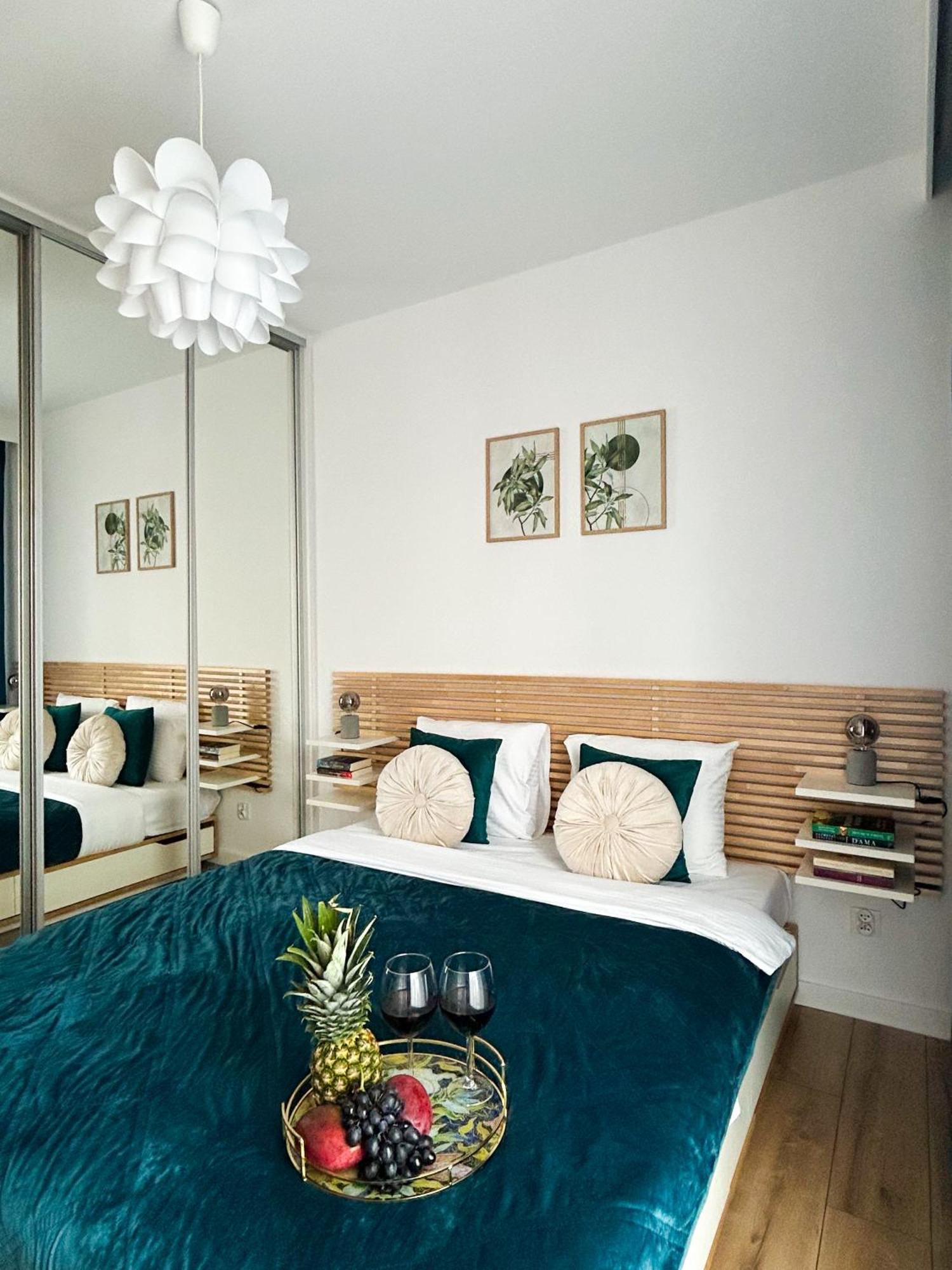 Apartment Lumina Stylish 3-room With Balcony *