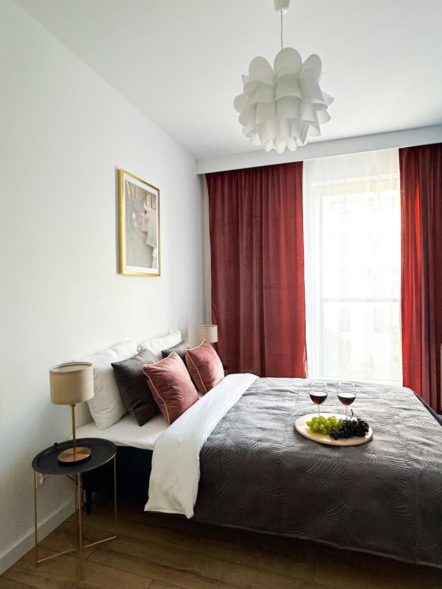 Lumina Stylish 3-room With Balcony Apartment Lodz (Lodz)