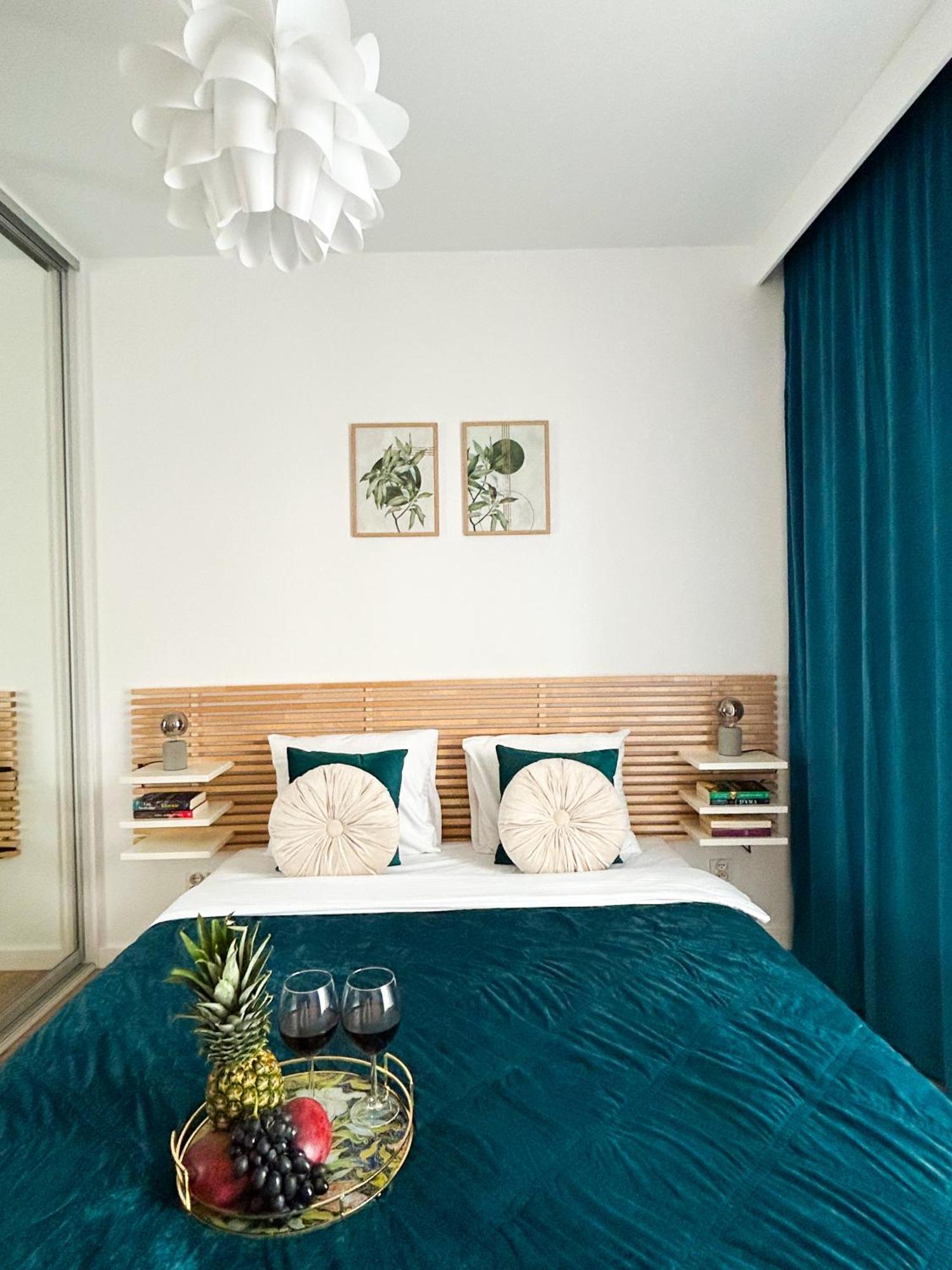 Lumina Stylish 3-room With Balcony *